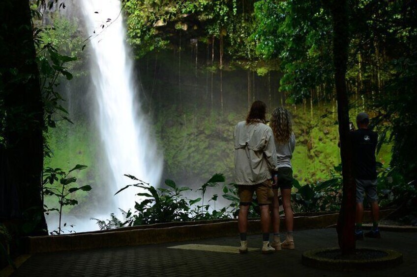 2-in-1 Arenal Combo Tour: River Safari Float and La Fortuna Waterfall