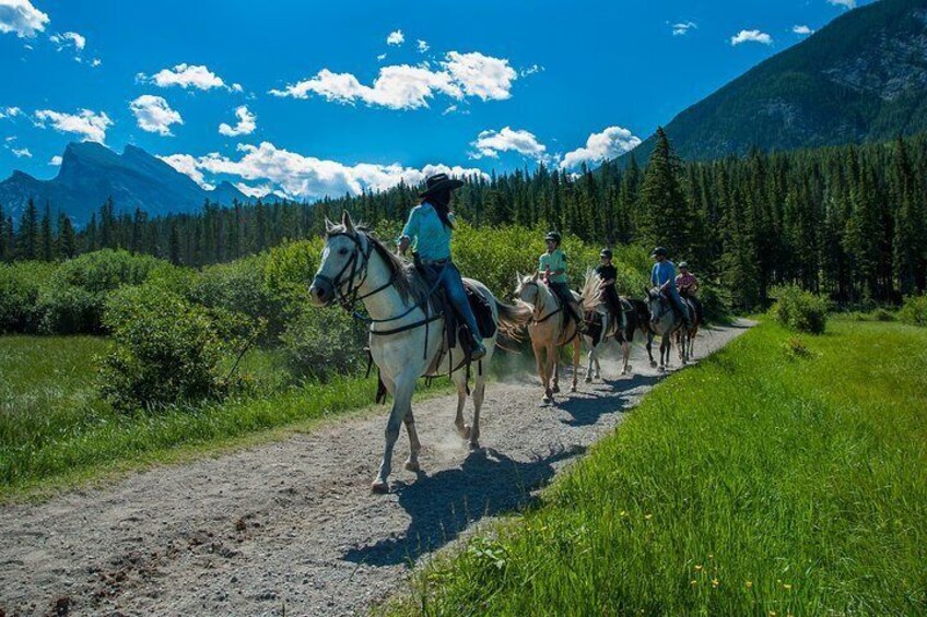 2 Hour Banff Horseback Riding Adventure