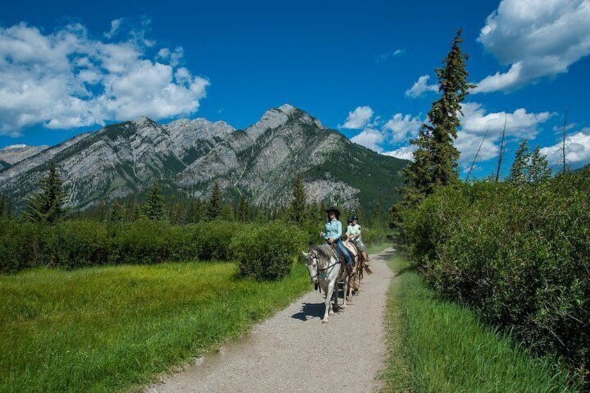 2 Hour Banff Horseback Riding Adventure