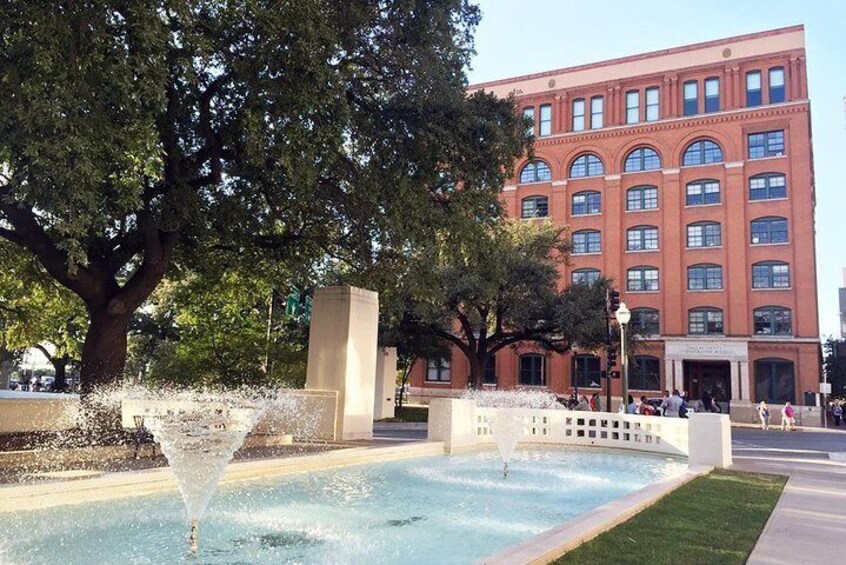 Sixth Floor Museum at Dealey Plaza