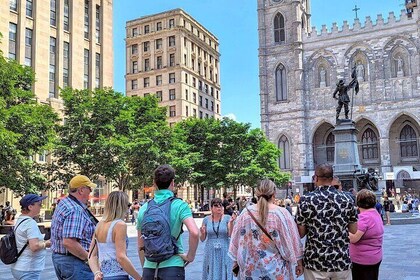 Udforsk Old Montreal Small Group Walking Tour