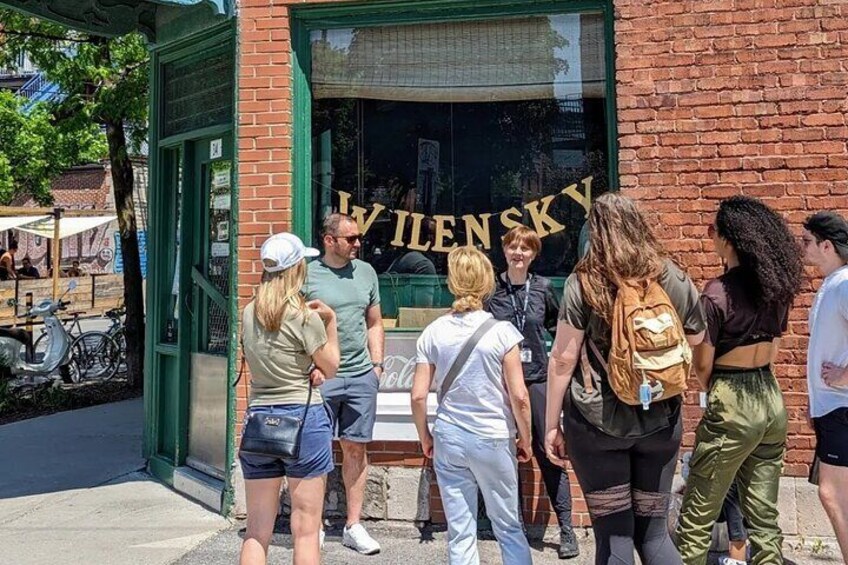 Montreal's Plateau Mont-Royal and Mile End Tour by MTL Detours