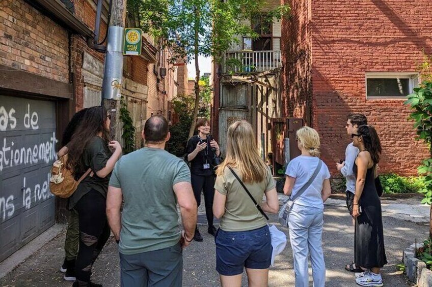 Montreal's Plateau Mont-Royal and Mile End Tour by MTL Detours