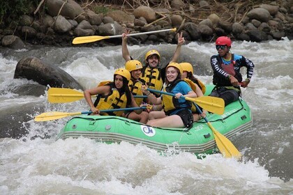 Rafting in acque bianche di classe II e III