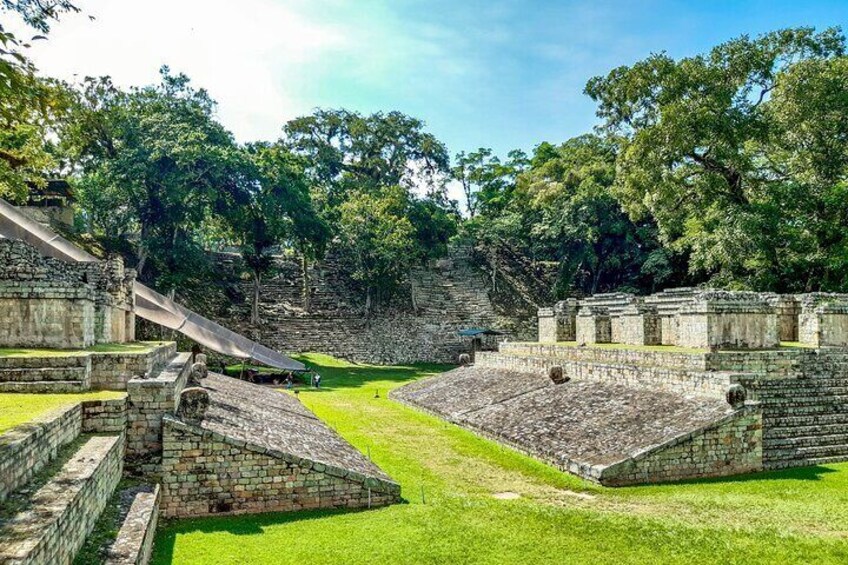 Day Tour: Copan Ruins UNESCO World Heritage Site in Honduras from San Salvador