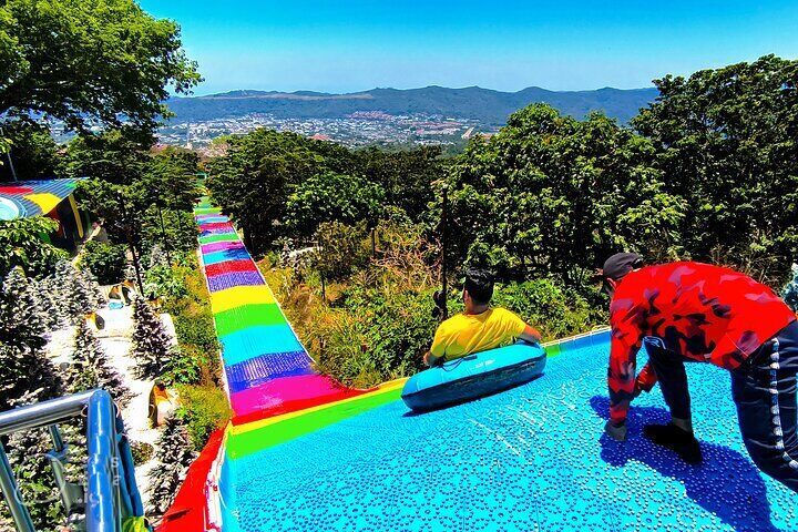 San Salvador Tour: Devil’s Door, Volcano, Slide & Historic Center