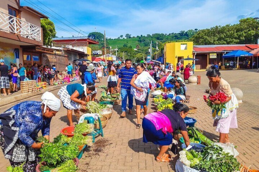 Ruta de Las Flores People volcanoes colonial towns