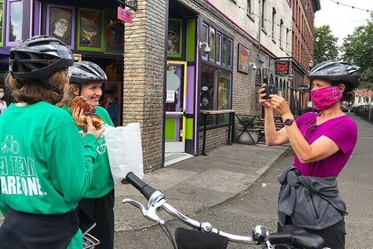 Bike Around Portland: Bridges, Neighborhoods, Poetry and Roses