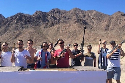 4 Gun Vegas Desert Shooting Adventure mit Mittagessen aus Las Vegas