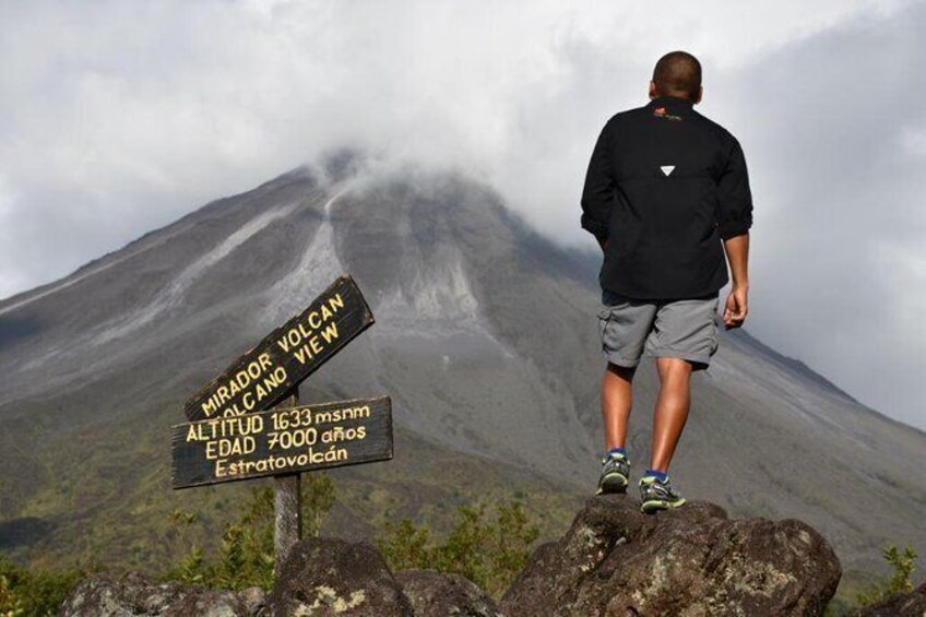 Hanging Bridges, La Fortuna Waterfall, Typical lunch and Arenal Volcano Hike