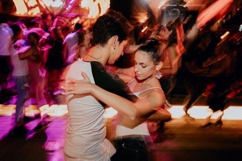 Miami Salsa Lovers Dancing Experience