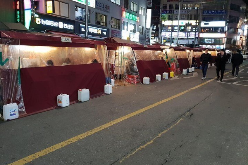 Food tents that you see in K-dramas