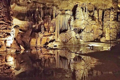 Cave Without a Name Admission Ticket with Guided Cavern Tour