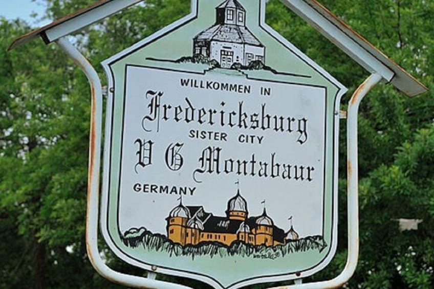 Fredericksburg Welcome Sign