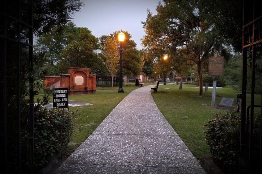 Historic Colonial Park Cemetery