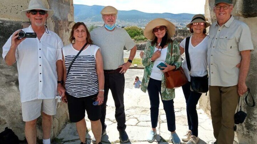 Private Family Tour including Mitla, Mezcal Factory and Natural Colored Rugs