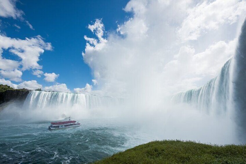 Boat cruise at niagara falls