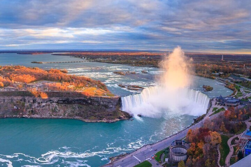 Niagara Falls Day and Evening Tour with Optional Boat & Dinner