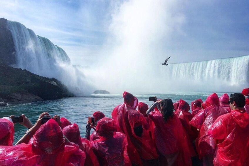 Niagara Falls and Niagara on the Lake All Inclusive Luxury Bus Day Tour