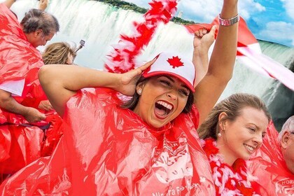 Niagara Falls Luxury Day Tour From Toronto with Niagara Cruise
