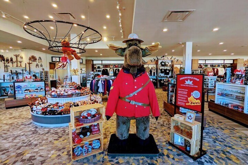 Come and explore the home of Maple syrup, Fudge and Freshly made chocolate sampling! See the best of Niagara Falls Souvenirs and Unique Gifts at Maple leaf Place!