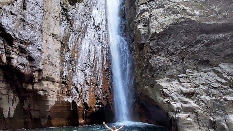 Explore Tamanique Waterfalls Complex + Surf City El Tunco Beach