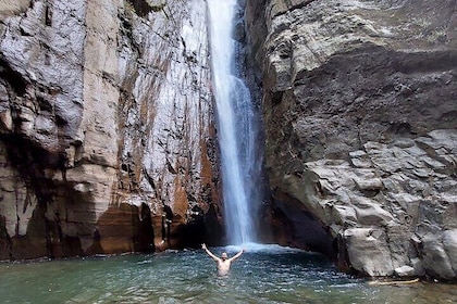 Tamanique Waterfalls Complex Trek + El Tunco Beach