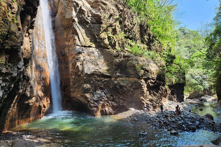 Tamanique Waterfalls Complex Trek + El Tunco Beach 