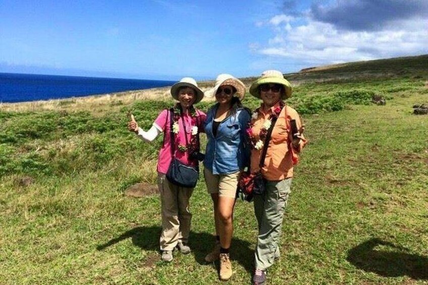 Rapanui expert Natalia Pakomio with guests during RPS' Moai Rise and Fall full day field trip