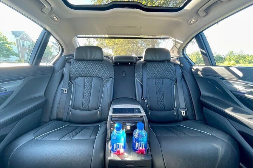 4 Hours Private Chauffeured DC Sight Seeing Tour / SUV & Sedan
