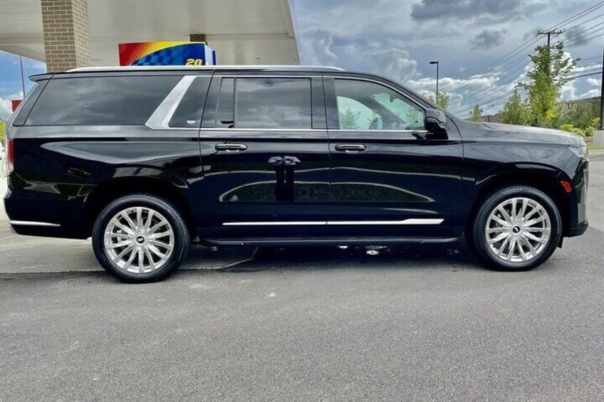 4 Hours Private Chauffeured DC Sight Seeing Tour / SUV & Sedan