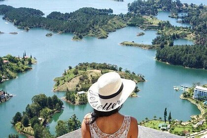 Court voyage à Guatapé et au rocher d'El Peñol