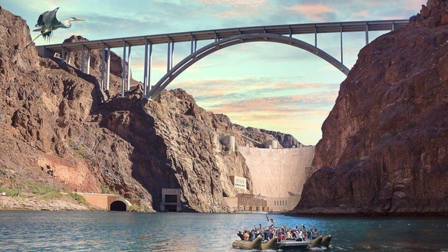 3-Hour Black Canyon Tour by Motorized Raft and Optional Transport