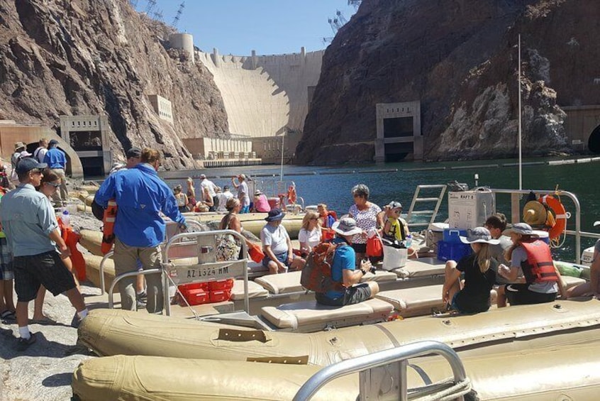 1.5 Hour Guided Raft Tour at Base of Hoover Dam