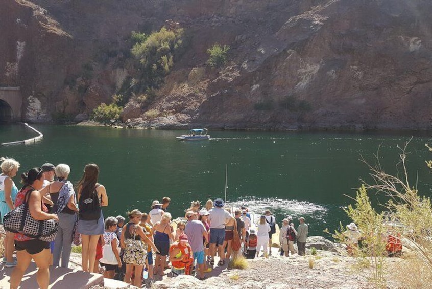 1.5 Hour Guided Raft Tour at Base of Hoover Dam
