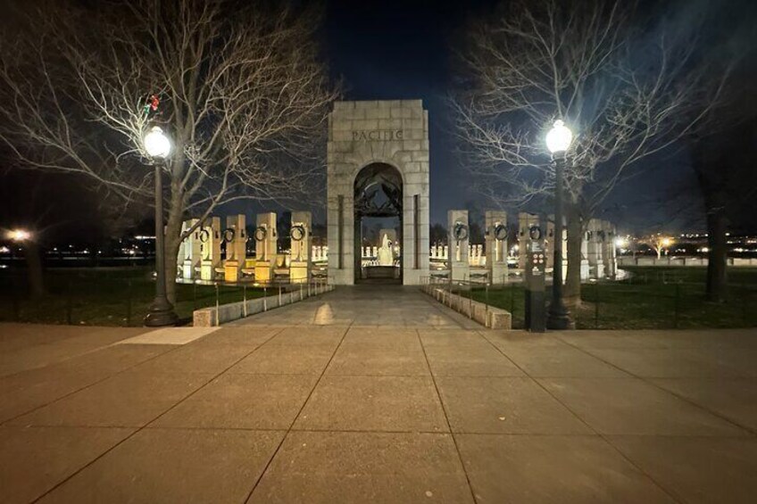 Private Tour of Washington DC at Night with a Chauffeur. 