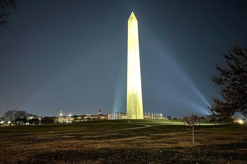 Private Tour of Washington DC at Night with a Chauffeur. 