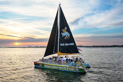 巴拿馬城海灘日落雙體船航行在私人遊艇上