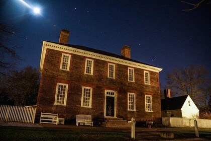 Colonial Ghosts Ultimate Dead of Night Haunted Ghost Tour