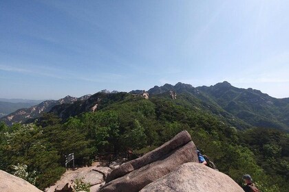 Bukhansan Mountain Private Hike with Lunch