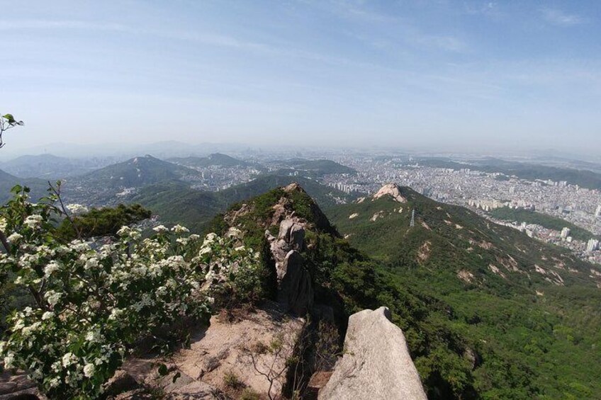 Bukhansan Mountain Private Hike with Lunch and Korean Sauna Experience