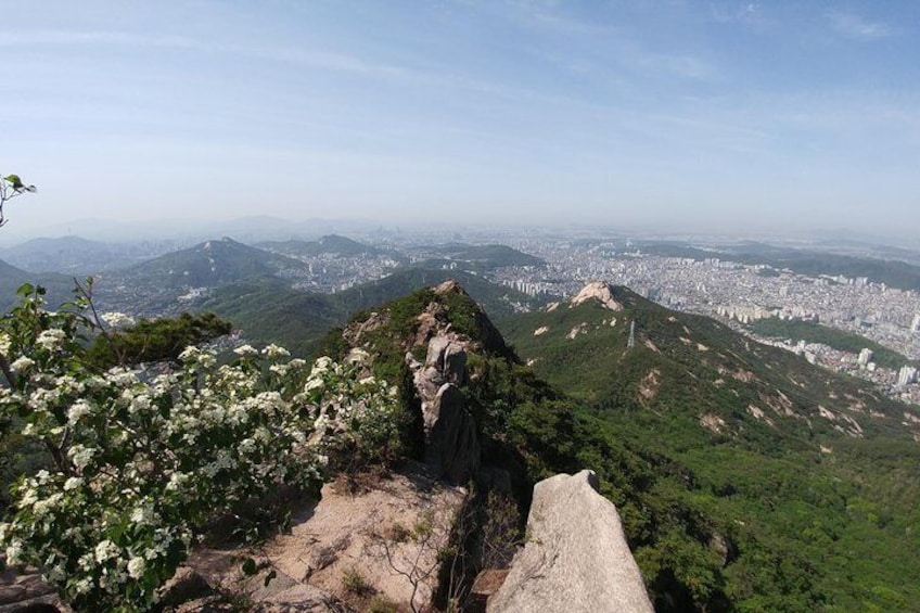 Bukhansan Mountain Private Hike with Lunch and Korean Sauna Experience