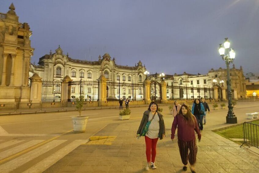 Lima by night with an expert guide!