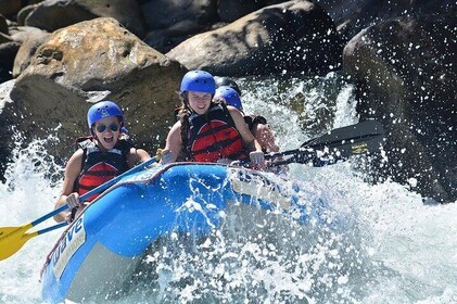 White Water River Rafting Klass III-IV från La Fortuna-Arenal