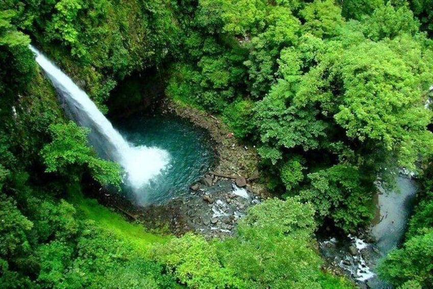 Full Day Class II-III Rafting and Zipline Tour from La Fortuna-Arenal