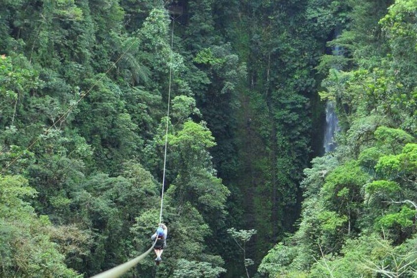 Full Day Class II-III Rafting and Zipline Tour from La Fortuna-Arenal