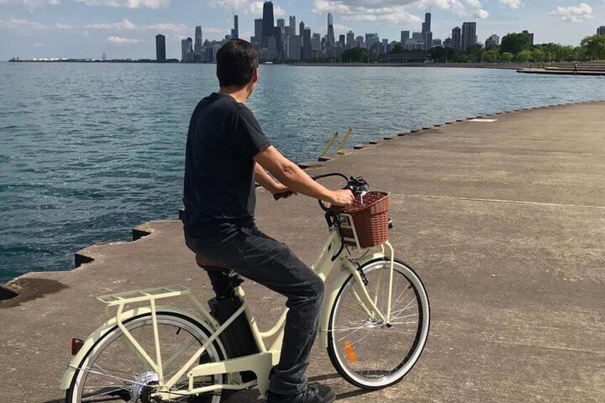 Chicago Lakefront Electric Bike Tour