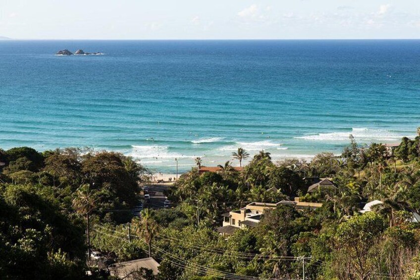 Byron Bay and Beyond Tour Including Cape Bryon Lighthouse Crystal Castle and Bangalow
