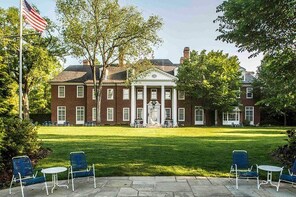 Hillwood Estate, Museum & Gardens Admission Ticket