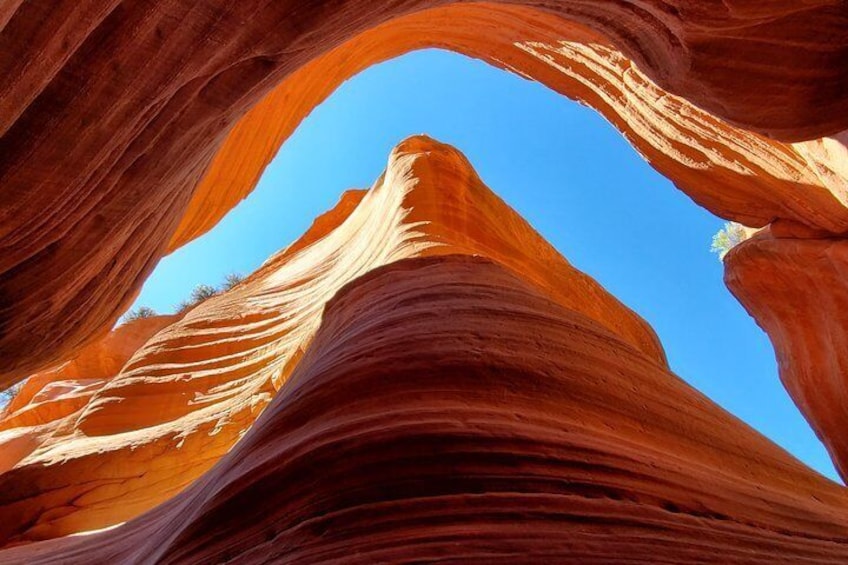 Private Peek-A-Boo slot canyon guided tours 